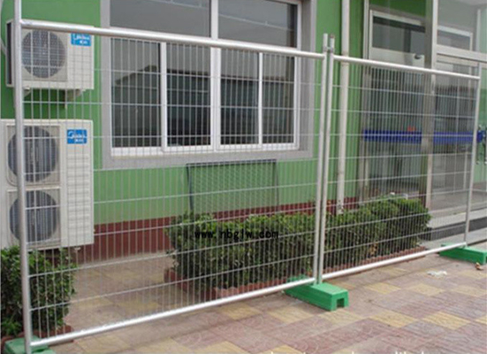 Outdoor 2400mm Wide Temporary Steel Fencing Corrosion Resistant