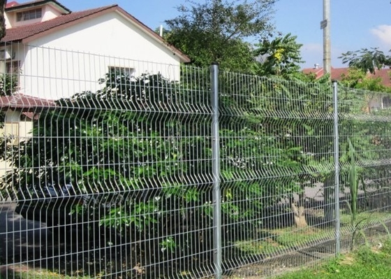 Residential Hot Dipped 4.5mm Galvanized Wire Mesh Fence Strong Corrosion Resistant